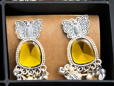 Metal Ear Ring With Beautiful Stone