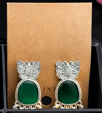 Metal Ear Ring With Beautiful Ston